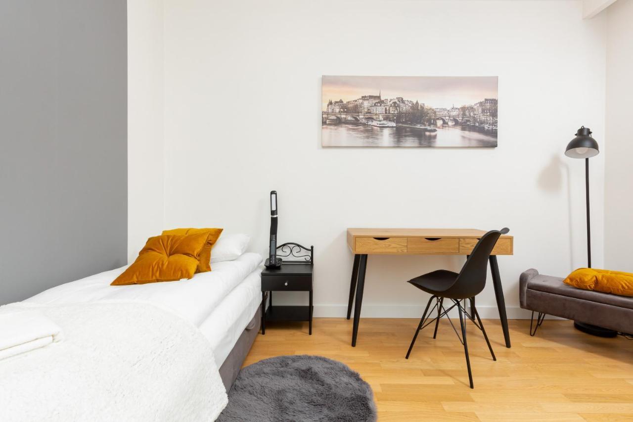 Park Arkadia Apartment With Parking Mokotow By Noclegi Renters Warsaw Exterior photo